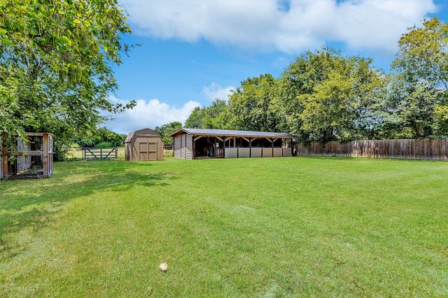 240 Lanier Road, Combine, TX 75159