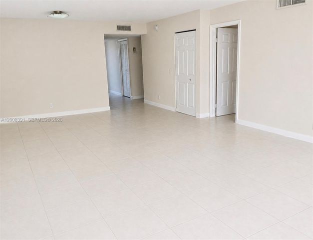 405 LAKEVIEW DR 202, Weston, FL 33326