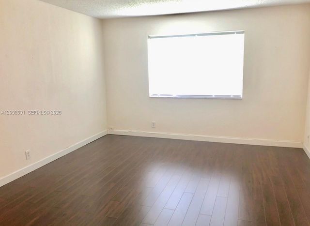 405 LAKEVIEW DR 202, Weston, FL 33326