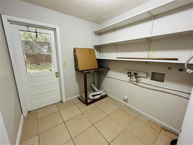 829 W CAROLE STREET, Lakeland, FL 33803