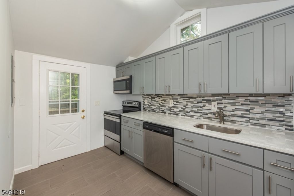 8 Weaver House Cove Rd, Byram Twp., NJ 07821 — photo 4