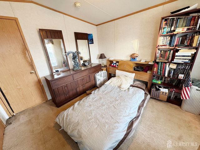 59 Ron Road, Hazlet, NJ 07735