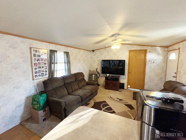 59 Ron Road, Hazlet, NJ 07735