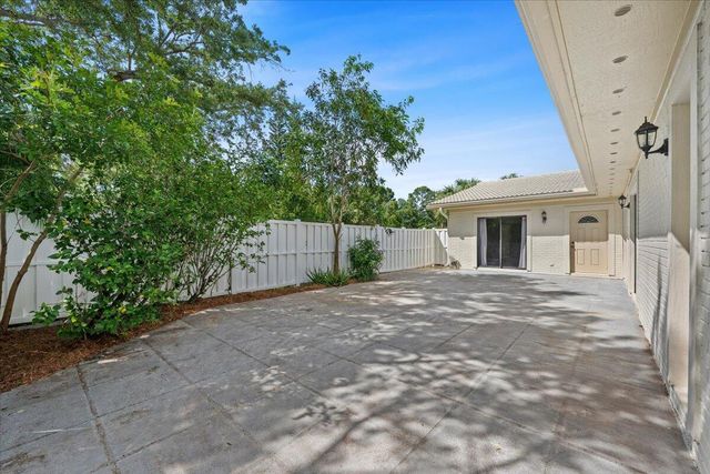 12556 Woodmill Drive, Palm Beach Gardens, FL 33418