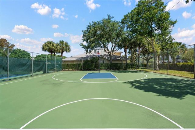 12556 Woodmill Drive, Palm Beach Gardens, FL 33418