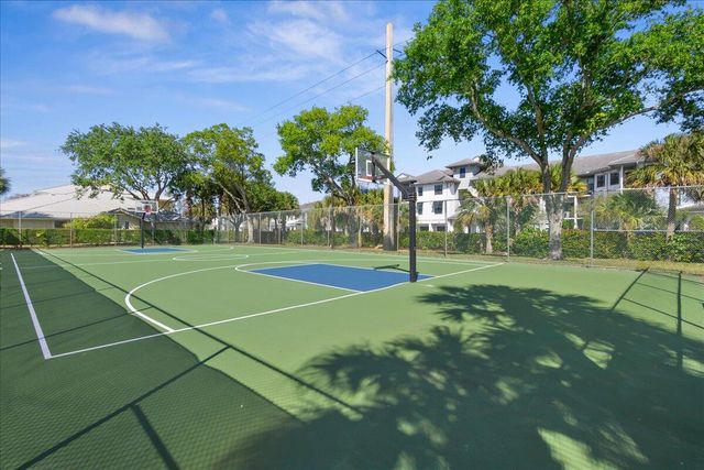 12556 Woodmill Drive, Palm Beach Gardens, FL 33418