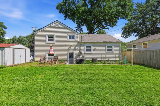 617 NE 45th Street, Kansas City, MO 64116