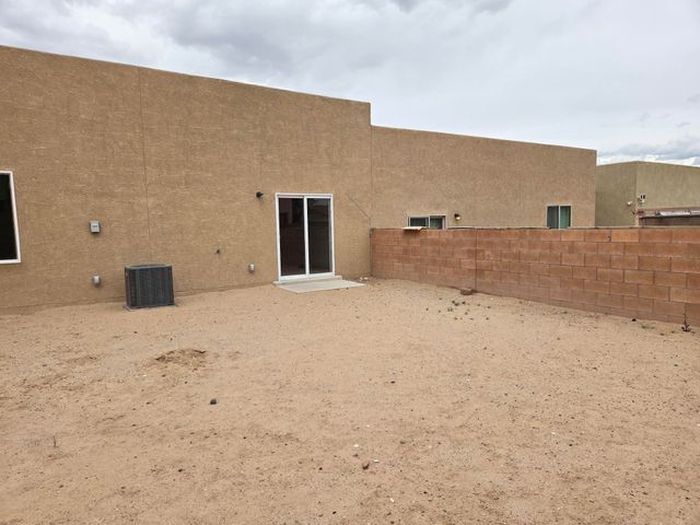 9916 Sacate Blanco Avenue SW, Albuquerque, NM 87121