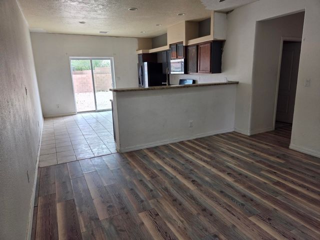 9916 Sacate Blanco Avenue SW, Albuquerque, NM 87121