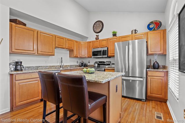 779 Red Run Drive, Troy, MI 48085