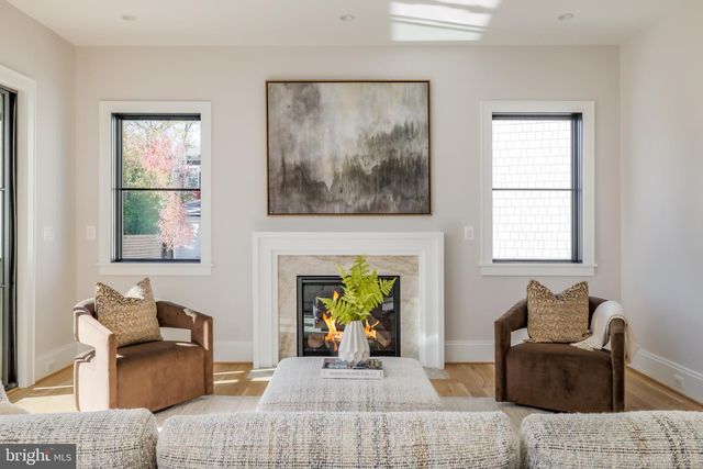 630 N KENMORE ST, Arlington, VA 22201