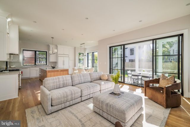 630 N KENMORE ST, Arlington, VA 22201