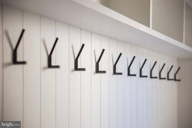 630 N KENMORE ST, Arlington, VA 22201