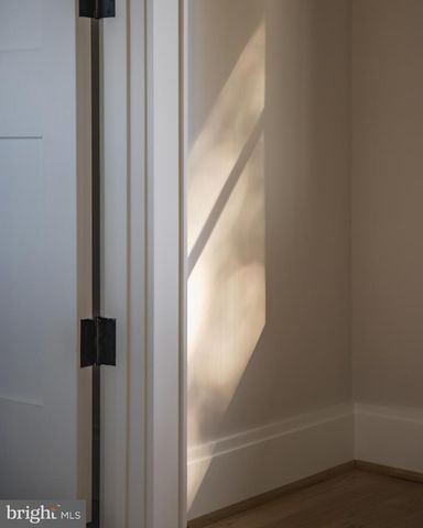 630 N KENMORE ST, Arlington, VA 22201