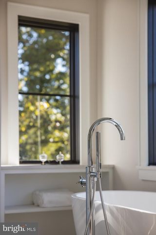 630 N KENMORE ST, Arlington, VA 22201