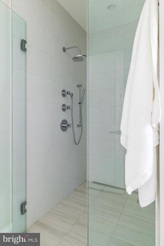 630 N KENMORE ST, Arlington, VA 22201