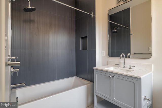 630 N KENMORE ST, Arlington, VA 22201