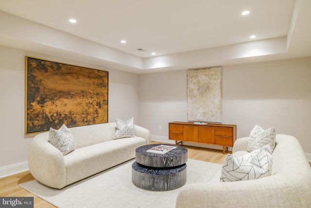 630 N KENMORE ST, Arlington, VA 22201