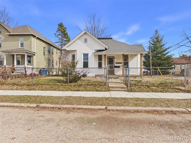218 S Fillmore Street, Edwardsville, IL 62025