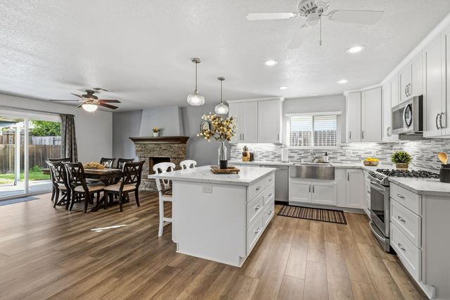 1410 Mallard Ln, Roseville, CA 95661