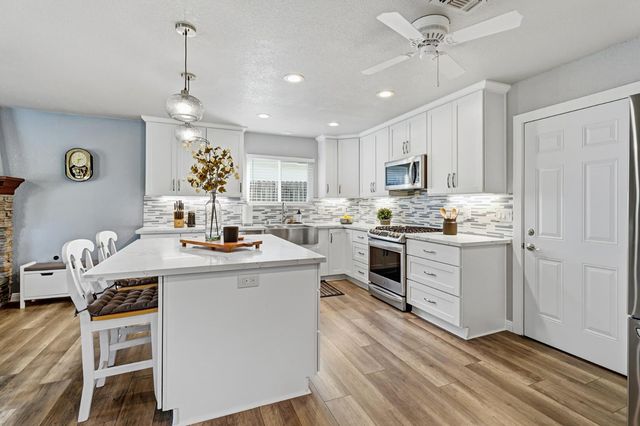 1410 Mallard Ln, Roseville, CA 95661