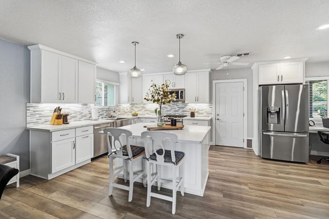 1410 Mallard Ln, Roseville, CA 95661