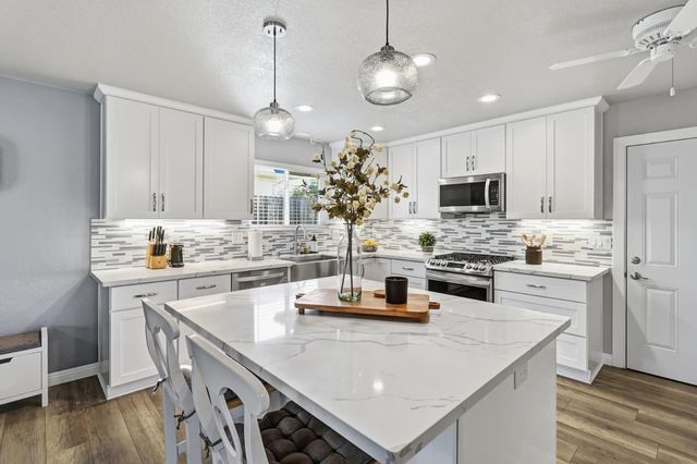 1410 Mallard Ln, Roseville, CA 95661