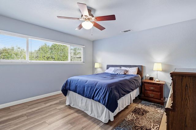 1410 Mallard Ln, Roseville, CA 95661