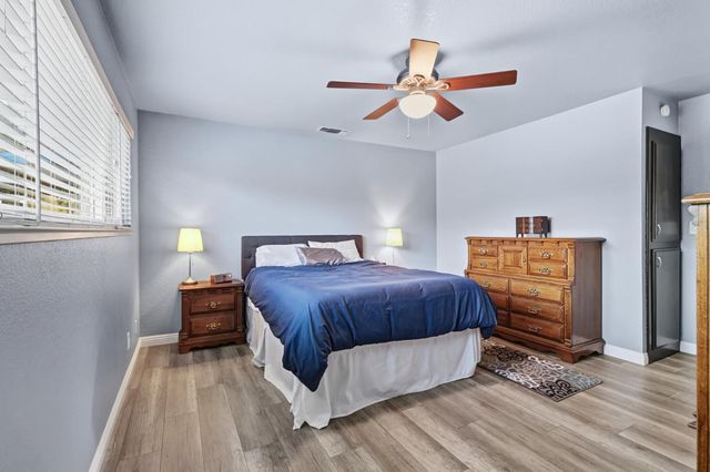 1410 Mallard Ln, Roseville, CA 95661