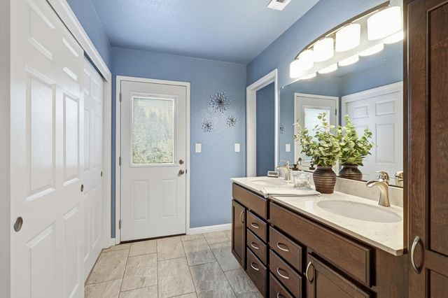 1410 Mallard Ln, Roseville, CA 95661