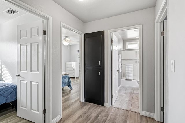 1410 Mallard Ln, Roseville, CA 95661