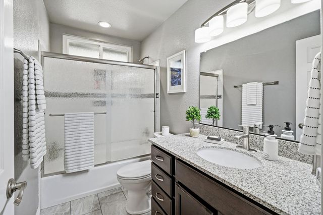 1410 Mallard Ln, Roseville, CA 95661