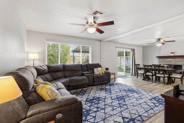 1410 Mallard Ln, Roseville, CA 95661