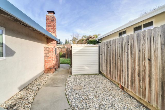 1410 Mallard Ln, Roseville, CA 95661