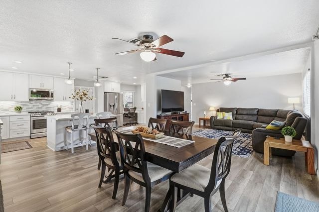 1410 Mallard Ln, Roseville, CA 95661