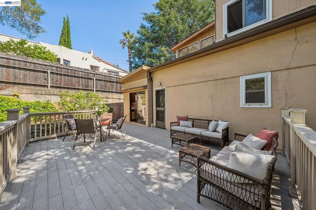 3231 Wisconsin St, Oakland, CA 94602