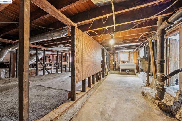 3231 Wisconsin St, Oakland, CA 94602