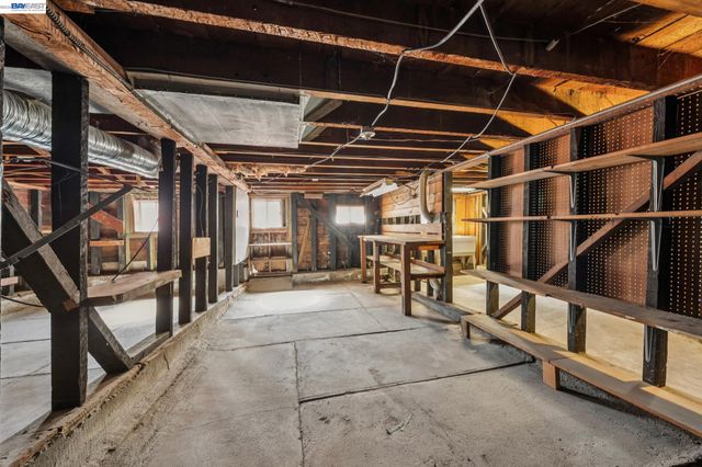 3231 Wisconsin St, Oakland, CA 94602