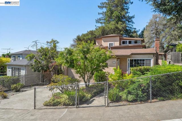 3231 Wisconsin St, Oakland, CA 94602