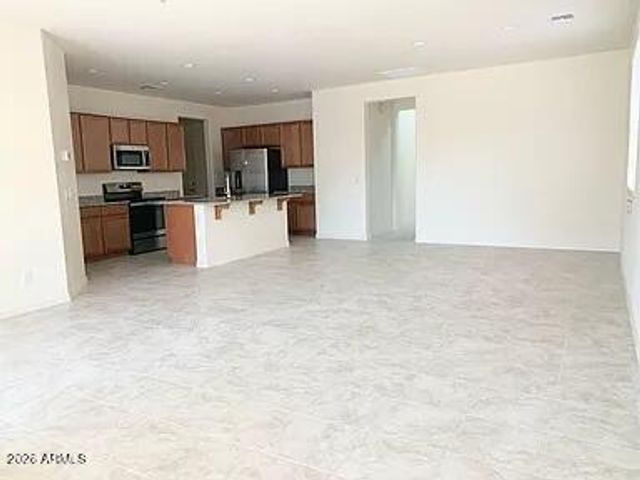 3325 W DUNBAR Drive, Phoenix, AZ 85041