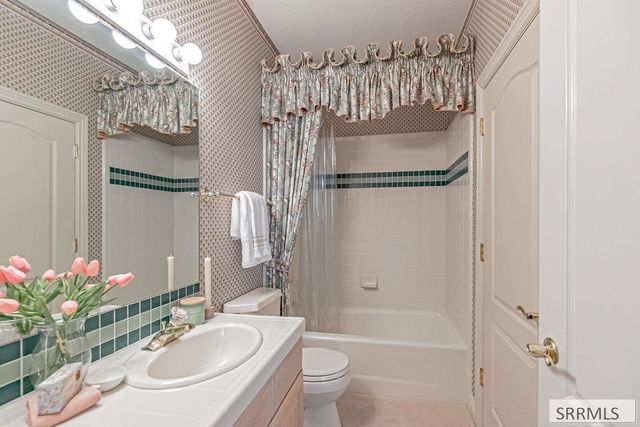 5700 Gleneagles Drive, Idaho Falls, ID 83401