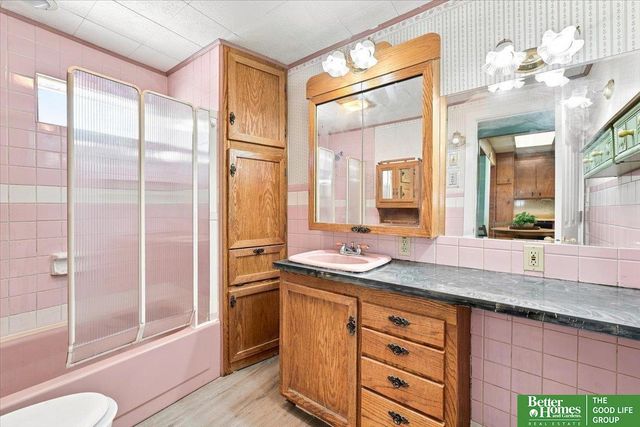 2736 I Street, Omaha, NE 68107