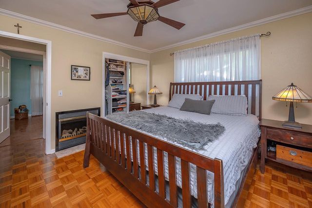 W160 Lilac AVENUE, Genoa City, WI 53128