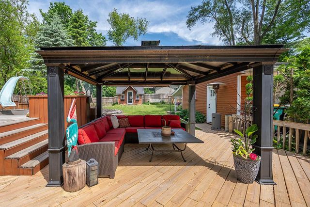 W160 Lilac AVENUE, Genoa City, WI 53128