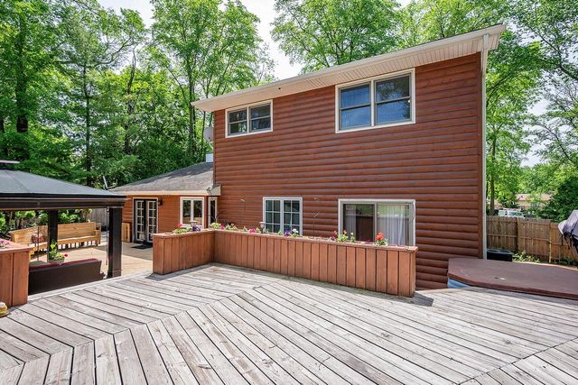 W160 Lilac AVENUE, Genoa City, WI 53128