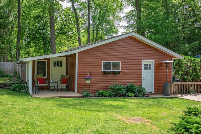 W160 Lilac AVENUE, Genoa City, WI 53128