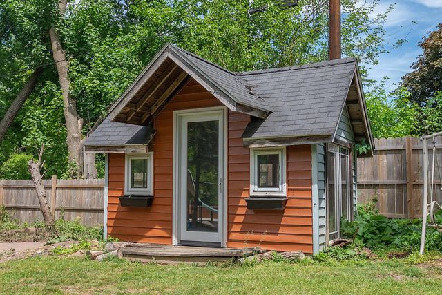 W160 Lilac AVENUE, Genoa City, WI 53128
