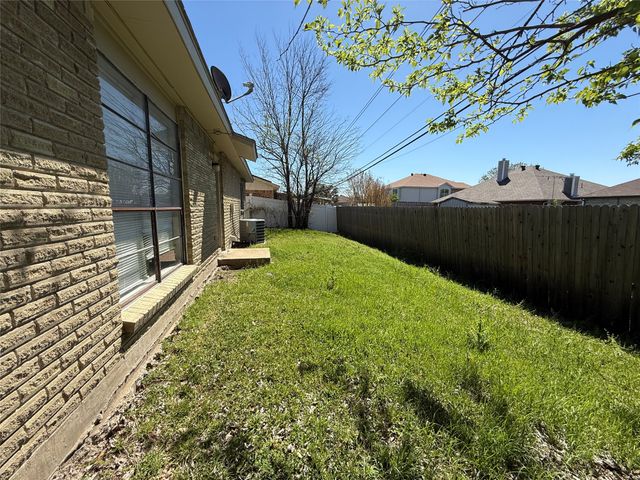 5816 Maple Lane, Rowlett, TX 75089