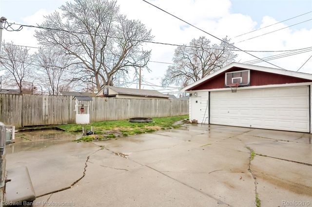 24883 Dale Avenue, Eastpointe, MI 48021