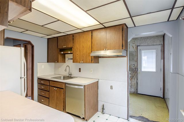 24883 Dale Avenue, Eastpointe, MI 48021